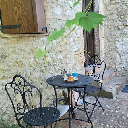 La Casa Nella Roccia Colline Umbre Chalet Cecalocco