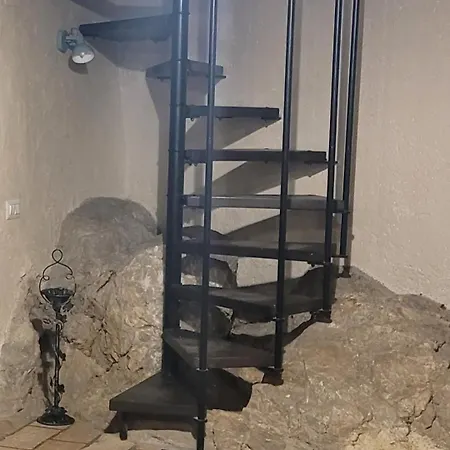 La Casa Nella Roccia Colline Umbre شاليه *