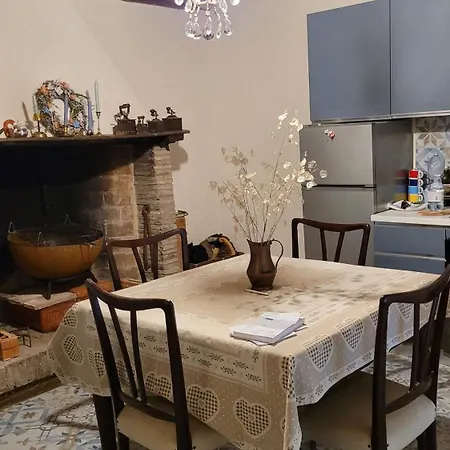 La Casa Nella Roccia Colline Umbre شاليه Cecalocco
