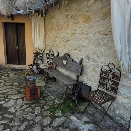 La Casa Nella Roccia Colline Umbre *